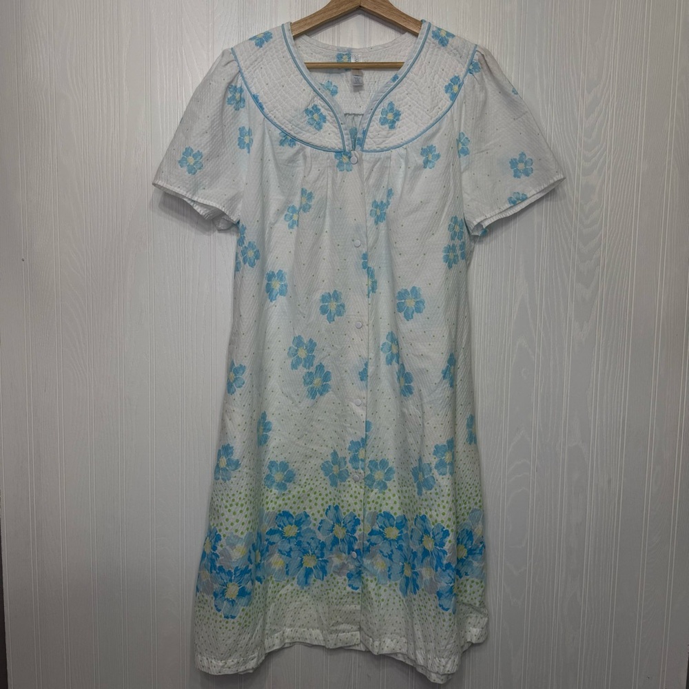Simply Basic floral snap up house dress size Large